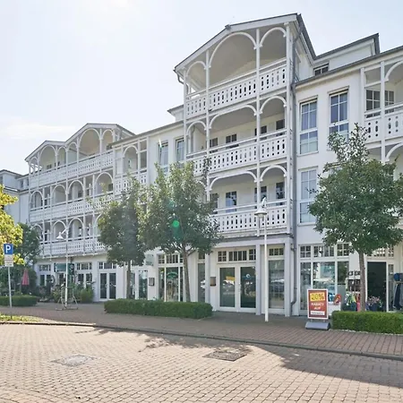 Apartment Mit Balkon Und Fitnessbereich In *